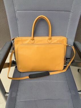 Levenger Professional Leather Work Bag / Laptop Briefcase - Excellent Condition